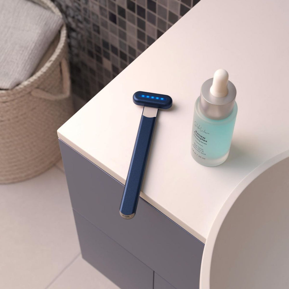 An image of a blue light therapy device for at home use