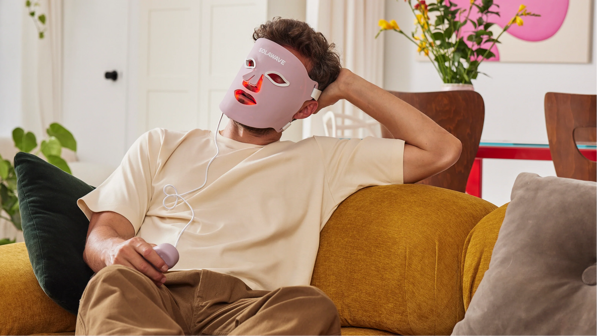 How a Face Massage Red Light Therapy Wand Works